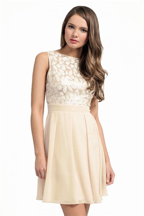 20 Best Lace Dress Designs