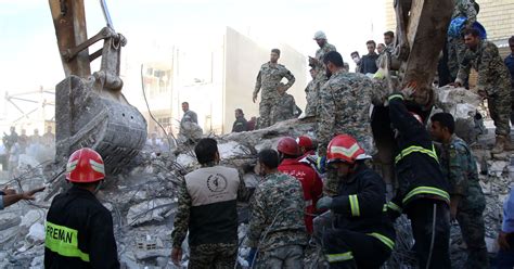 Iran Halts Earthquake Rescue Operations As Survivors Battle Hunger And Cold | HuffPost