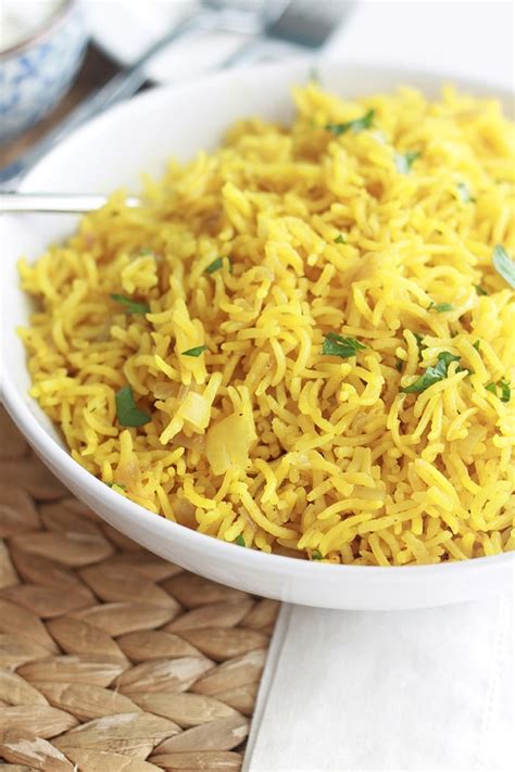 Riz pilaf au curcuma riz épicé indien