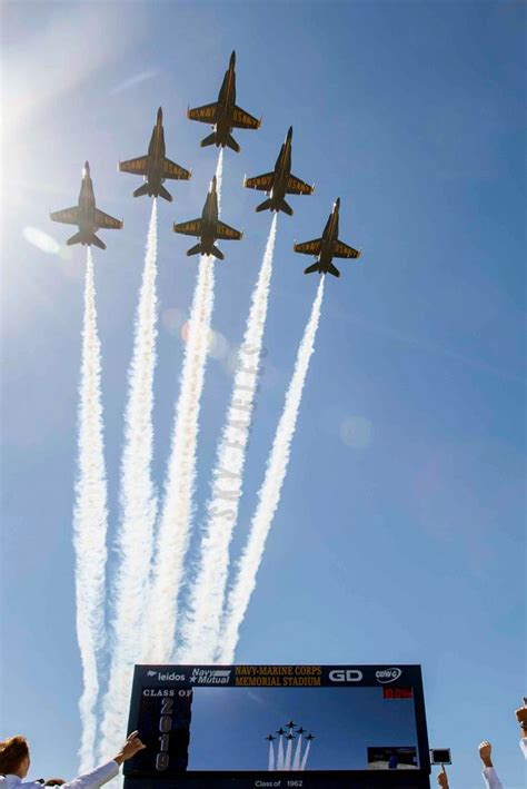 The Us Navy Flight Demonstration Squadron The Blue Angels Fly In