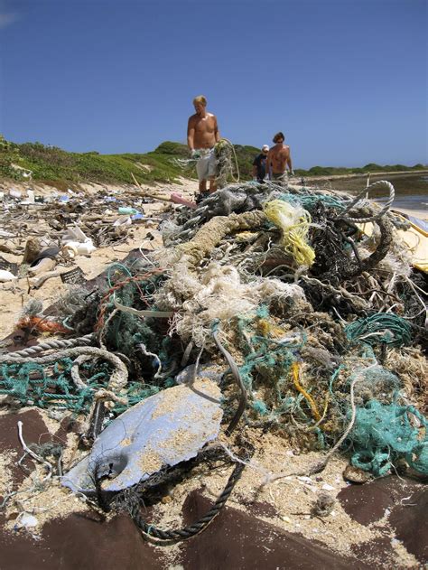Garbage Patch In Pacific Grows To Hundreds Of Miles Garbage In The Ocean Great Pacific