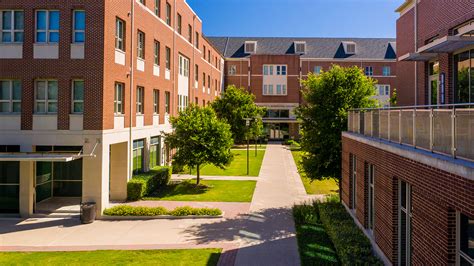 residential colleges campus living and learning baylor university