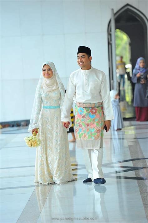 Muslimah fashion is the leading store for malaysia online shopping clothes which is offering you the jemima, blouse, pants, palazzo, skirt, and maxi. Modern Muslimah Wedding Dress Malaysia - ADDICFASHION