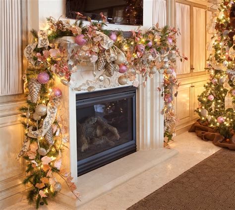 10 Wonderful Christmas Decorating Ideas For Mantels 2023