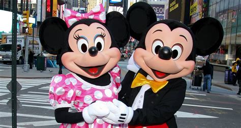 Mickey And Minnie Mouse Debut New Holiday 2021 Outfits And New Holiday