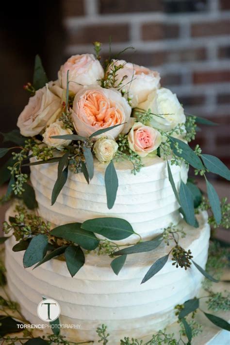 Pin by Torrence Photography on Details We Love | Publix wedding cake