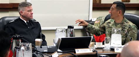 Tradoc Commanding General Visits Army South Joint Base San Antonio News