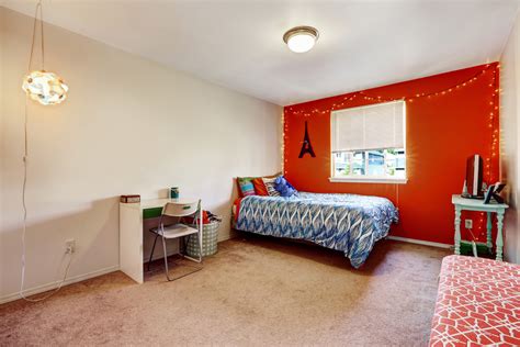 It does not get more dust and sand. The Green Guide to Cleaning Your Bedroom - Environmental Watch