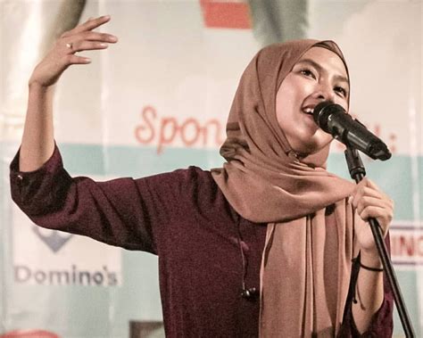 Profil Dan Biodata Lengkap Feby Putri Penyanyi Lagu Runtuh Kolaborasi