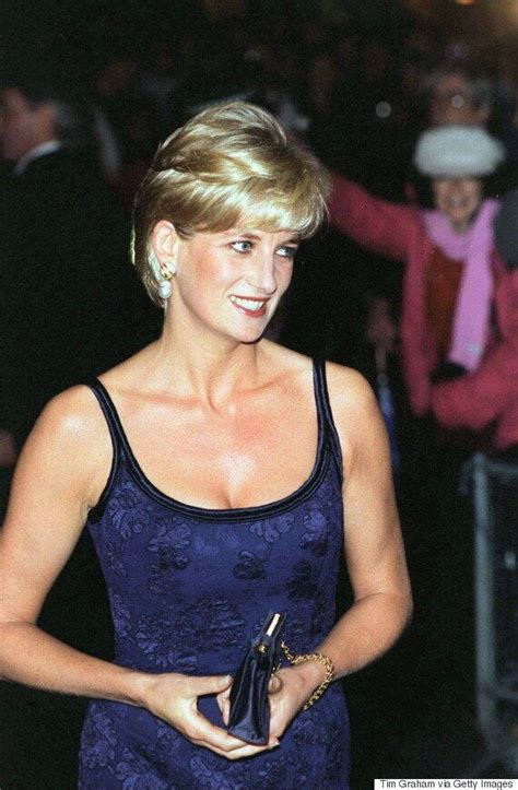 Princess Diana S Clutch Purse Had A Secret Second Purpose Huffpost Life