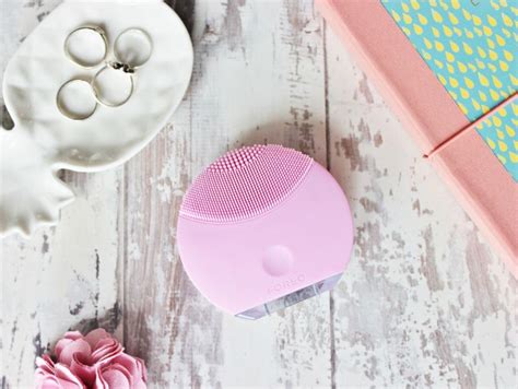 Tales Of A Pale Face Uk Beauty Blog Foreo Luna Mini Review Foreo