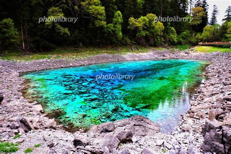 中国・四川省：九塞溝の五彩池 Five Color Pond Jiuzhaigou China 写真素材 5193223 フォト