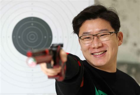 Jun 18, 2021 · 지난해 3월1일자로 임용된 중등교사는 총 4448명이다. '극적 도쿄행' 진종오, "총 대신 마이크 잡을 뻔"