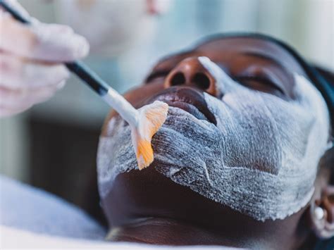 Glycolic acid peel: 10 things to know before you get one