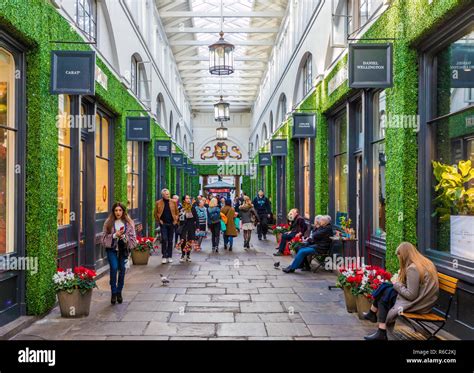 Covent Garden Hi Res Stock Photography And Images Alamy