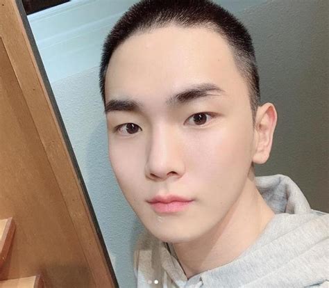 24일 뉴스1 취재 결과, 키는 현재 군인 신분으로 마지막 휴가를. 샤이니 키·빅스 엔·2AM 정진운, 오늘 입대합니다 - 조선닷컴 ...