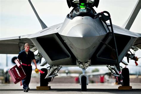 Stealth F 22 Raptors And F 35s Are Training Together For A China Fight