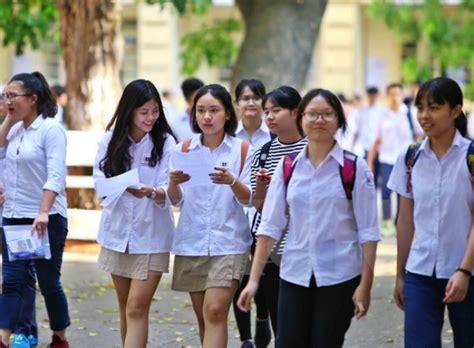 Tiếp theo là chuyên tiếng pháp (42,50 điểm), chuyên tiếng nga (42 điểm). Xem điểm chuẩn lớp 10 năm 2021 Tại Hà Nội và TP HCM ...