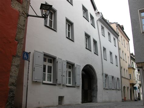 2 zimmer, einbauküche, bad mit. Immobilien Regensburg Attraktive Wohnungen Regensburg ...