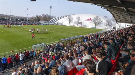 Born on november 16, 1996, joel drommel is a dutch footballer who plays for twente as a goalkeeper. Ajax wijst verzoek Twente af: 'Er wordt gewoon op De ...