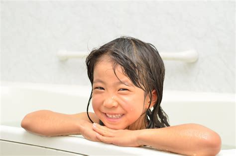 「いつから一人でお風呂に入れる」子どもが一人でお風呂に入り始める【年齢】と【準備方法】 東京ガス ウチコト