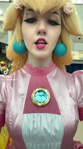 Princess Peach Cosplay Video Princess Peach Cosplay Peach Cosplay Cute Cosplay