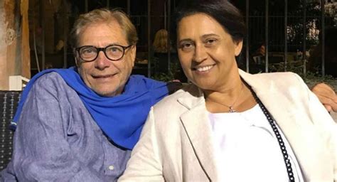 Rekisteröidy deezeriin ja kuuntele si annamaria esittäjältä enzo di domenico sekä 56 miljoonaa muuta kappaletta. Annamaria Gallo moglie Nino D'Angelo: "Innamorarsi a 12 anni"