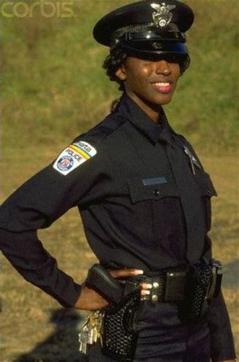 Pretty Policewomen 35 Pics