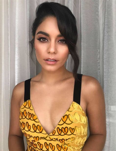 Hottest Celebs On Twitter Rt Hawtcelebs Vanessa Hudgens Https T