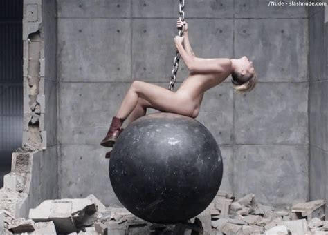 Miley Cyrus Nude In Leaked Uncensored Wrecking Ball Video Photo 38