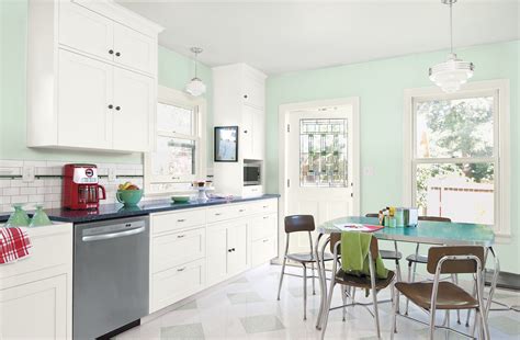 Editors Picks Our Favorite Green Kitchens Green Kitchen Walls