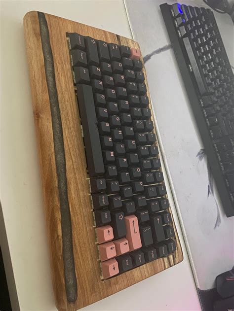 Meant To Post This Awhile Ago But Heres My Custom Keyboard With A