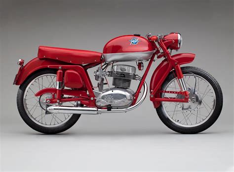 Moto Bellissima Italian Motorcycles From The 1950s And 1960s Sfo Museum