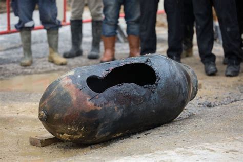 How A 1000 Pound Wwii Bomb Was Pulled Out Of The Ground Without