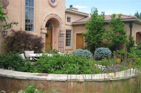 How To Front Entry Courtyard Designs With Examples