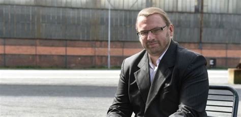 Flákanec | jestli tady pudeš, dostaneš flákanec | lubomír volný | televizeseznam.cz. Pane poslanče, zakryjte si ústa... „Flákanec" Volný ...