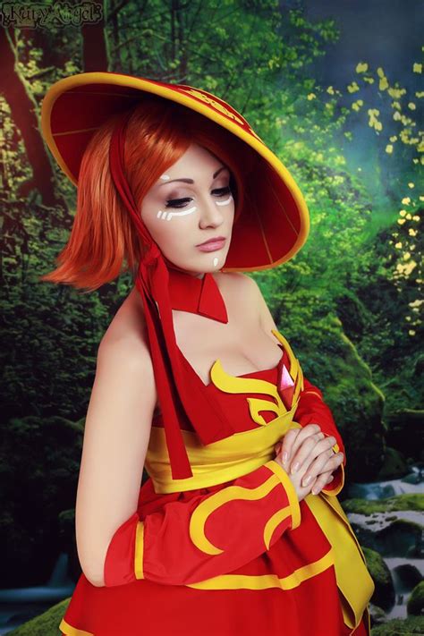 Jnx Cosplay Spotlight Lina Dota 2 Video Game Characters Lina