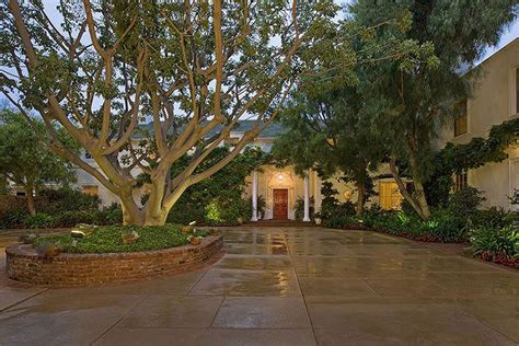 taylor swift mansion ‘one of the great estates of beverly hills moves toward landmark status