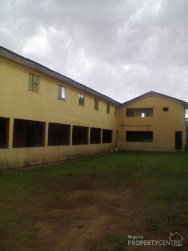 For Rent 8 Rooms Commercial Building By Faith Academy Gowon Estate