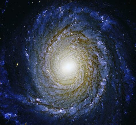 Strange Black Hole In Ngc 3147 Variant Edited Hubble Spac Flickr