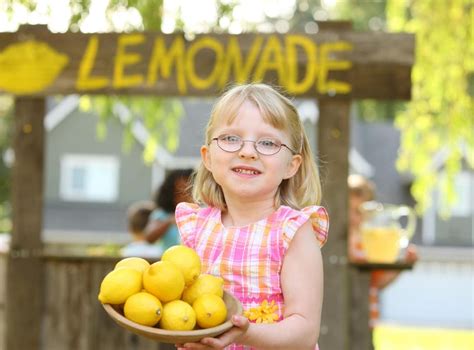 Council Shuts Down Five Year Old Girls Lemonade Stand And Fines Her £