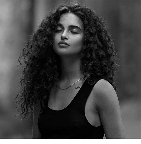 Pin By Olga T On Волосы и красота Curly Hair Inspiration Aesthetic