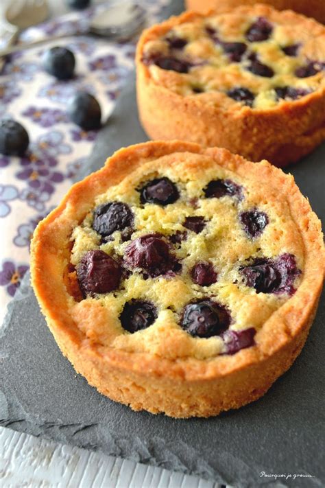 Tartelettes meringuées aux myrtilles sur crème damande