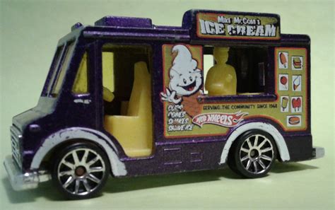 Hot Wheels Mr Mccones Ice Cream Toy Truck Coleccionables