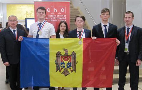 Pe Urmele Lui Mendeleev Trei Elevi Din Moldova Medaliați La Olimpiada