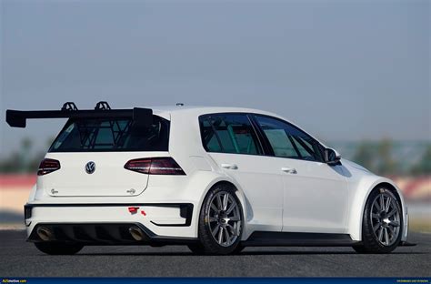 Volkswagen Golf Racing Revealed