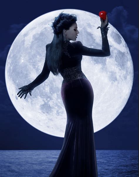 Lana Parrilla As The Evil Queen Regina Mills In Onceuponatime Season 3 Set2 Evil Queen