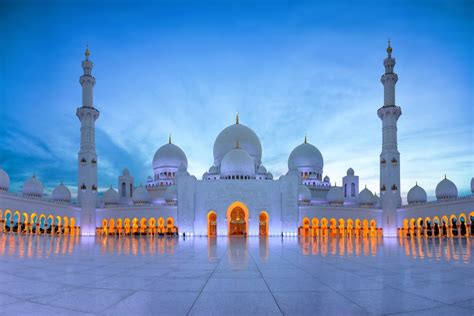 Visiting Abu Dhabis Sheikh Zayed Mosque Radisson Blu