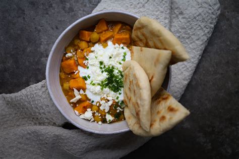 Gele curry met zoete aardappel linzen en kikkererwten Eefsfood
