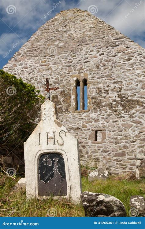 Ballinskelligs Priory Ireland Stock Image Image Of Priory Graves